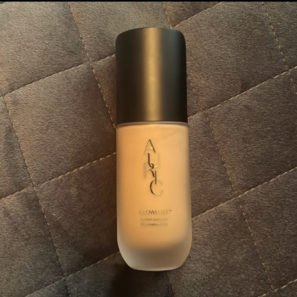 Auric Glow Lust Radiant Luminizer